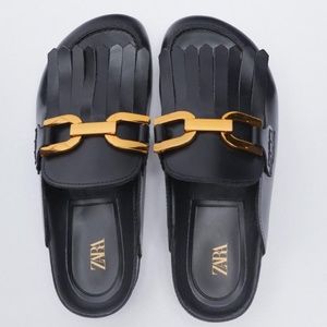 ZARA BUCKLED FRINGED LEATHER CLOGS BLACK / 9